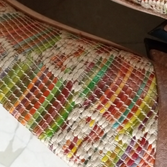 Gucci Round Toe Raffia Leather Horsebit Flats - Picture 5 of 13